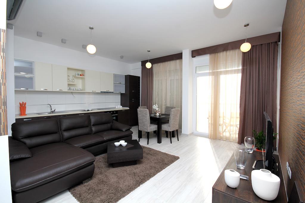 Sky Fort Apartments Dobra Voda Szoba fotó