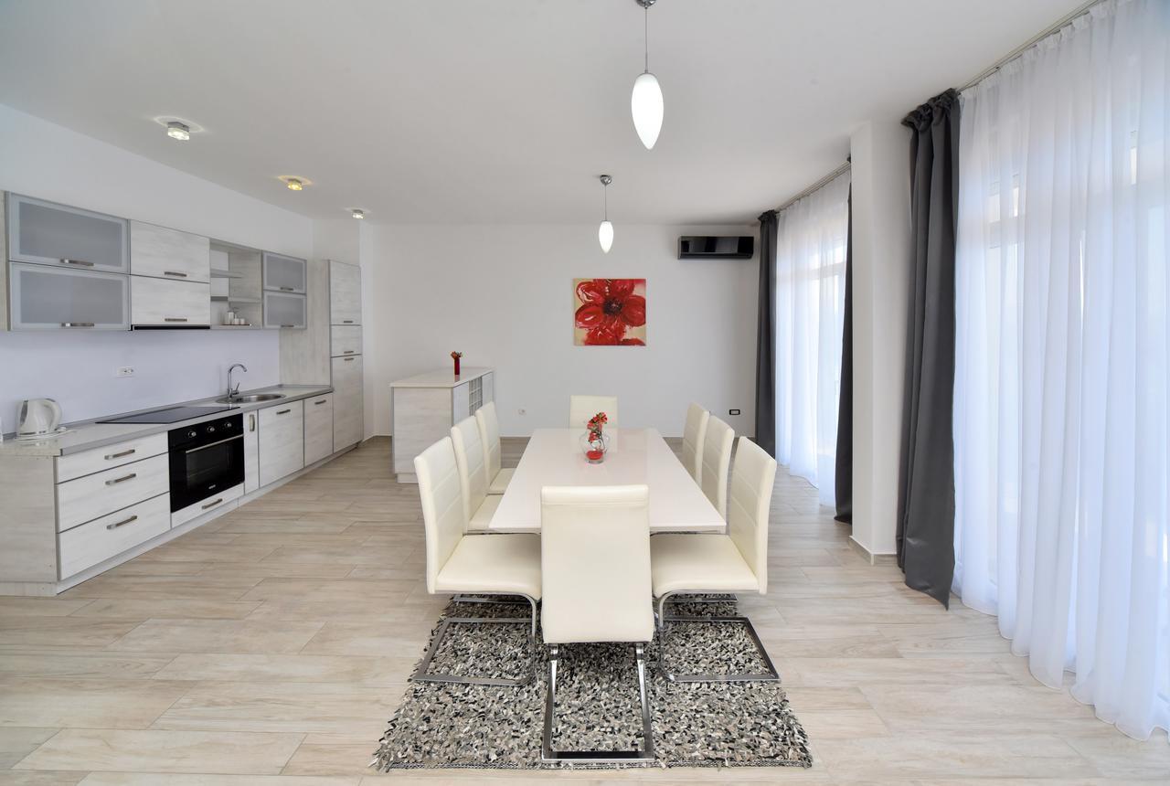 Sky Fort Apartments Dobra Voda Kültér fotó