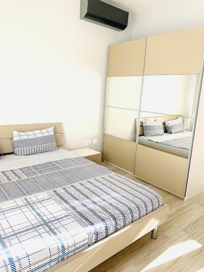 Sky Fort Apartments Dobra Voda Kültér fotó