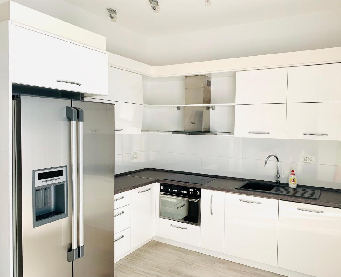 Sky Fort Apartments Dobra Voda Kültér fotó
